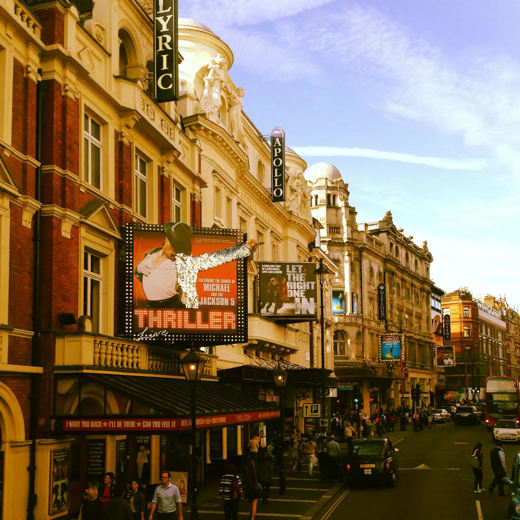 London Street Thriller Display. Pexels Panicos Georgiou