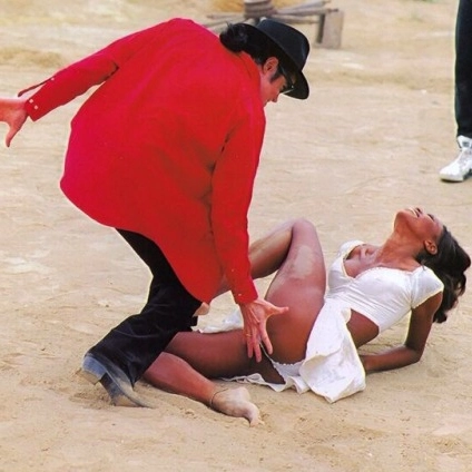 Michael Jackson Naomi Campbell ass In The Closet 1991